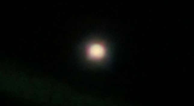 Una imagen ampliada del posible TCO, o mini luna.