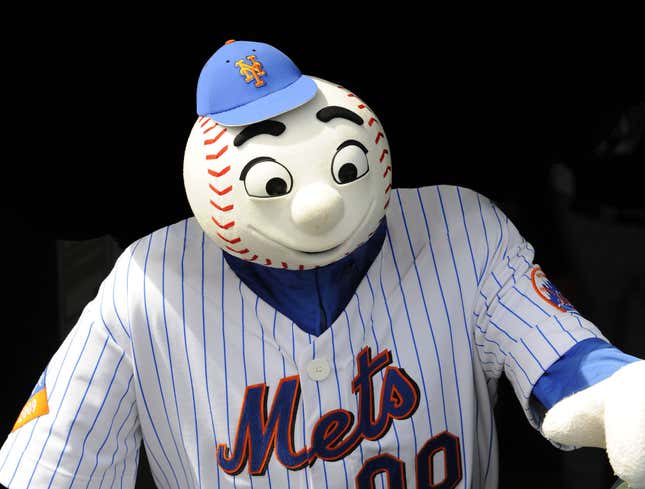 Image for article titled Mr. Met Shows Up For Home Opener 90 Pounds Lighter