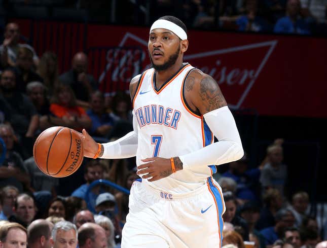 Image for article titled Dribbling Carmelo Anthony Demands Ball
