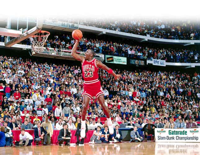Image for article titled Greatest Moments In Slam-Dunk Contest History