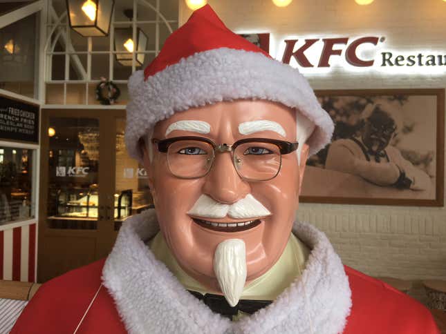 Imagen para el artículo titulado Por qué en Japón cenan pollo frito de KFC en navidad