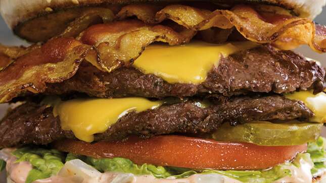 Este restaurante pagará mil dólares a una persona para que pruebe todos los platos con bacon de su menú