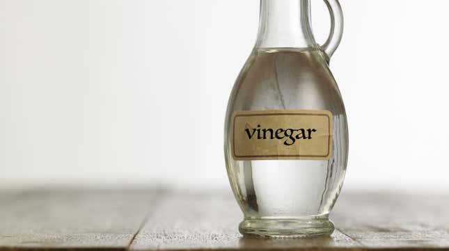 Image for article titled 8 Things You Probably Didn&#39;t Know You Can Clean With Vinegar