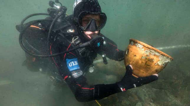 Imagen para el artículo titulado Descubren en el lago más alto del mundo los restos de una misteriosa religión anterior a los Incas
