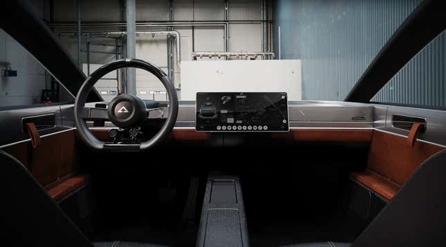 Imagen para el artículo titulado El Alpha Ace es el coche eléctrico más llamativo que verás hoy