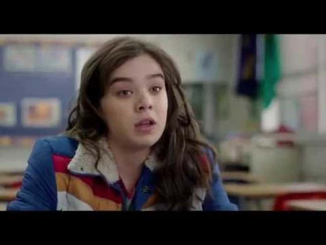 Hailee Steinfeld Proposes Pet Store Sex in <i>The Edge Of Seventeen </i>Trailer