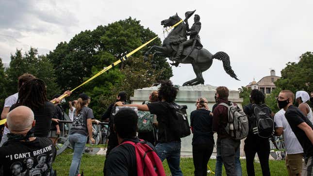 Image for article titled DHS Is Spying on Social Media to Track Threats to Statues