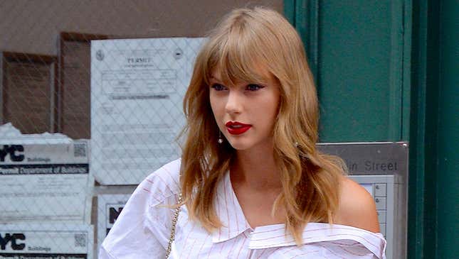 Image for article titled Panicking Taylor Swift Realizes It Too Late To Call Off Assassination After Katy Perry Makes Peace Offering