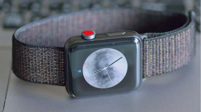 Image for article titled Automatically Change Your Apple Watch Face by Location or Time