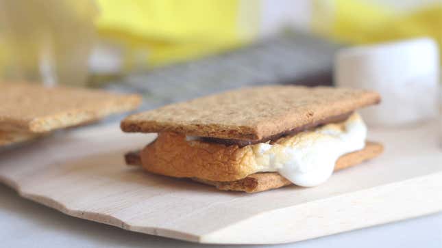 Image for article titled Make Perfect S&#39;Mores Using the Broiler