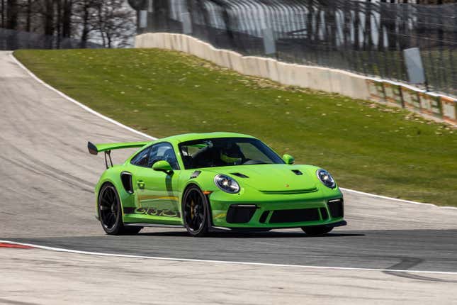 Image for article titled How the Extreme Porsche 911 GT3 RS Compares to the Even Faster Porsche 911 GT2 RS