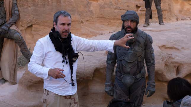 Director Denis Villeneuve directs a scene with Javier Bardem as Stilgar.
