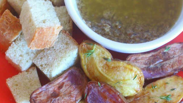 Image for article titled How to Make Bagna Cauda, the Official Condiment of Luxury