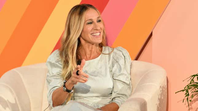 Image for article titled Sarah Jessica Parker Terrorizes Vulnerable Public by Suggesting That Carrie&#39;s a Podcaster