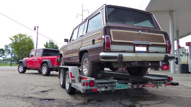 Image for article titled What It Was Like Towing a Free Jeep Grand Wagoneer With the 2020 Jeep Gladiator