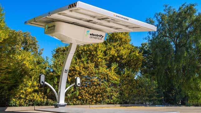 Image for article titled Solar Charging May Be The Key To Shoring Up America&#39;s Rural EV Infrastructure