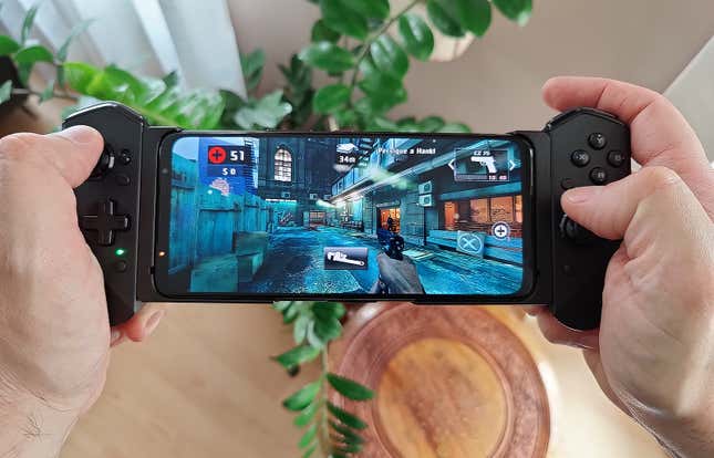 Imagen para el artículo titulado Asus ROG Phone 5: el teléfono más potente del mercado no solo es interesante para gamers