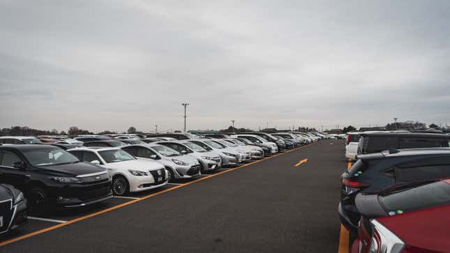 Image for article titled Inside Japan's Biggest Used Car Auction