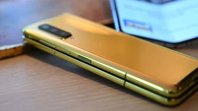 El sensor de huellas está en un lateral.
Foto: Sam Rutherford (Gizmodo)