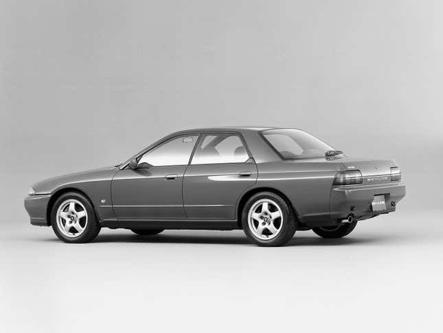 Skyline GTS-T sedan (RCR32)