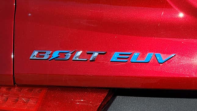 Image for article titled The 2022 Chevy Bolt EUV Is Inexpensive And Spacious, But It Lacks AWD, Proper Fast Charging