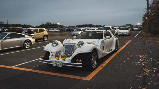 Image for article titled Inside Japan's Biggest Used Car Auction