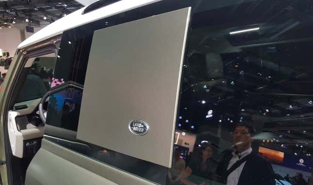 Image for article titled The 2020 Land Rover Defender 90 Offers A Huge Fake Pillar And It's Just Bizarre