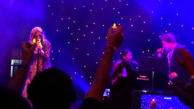 Let Amy Poehler Inspire You With Her Cover of 'The Rose'
