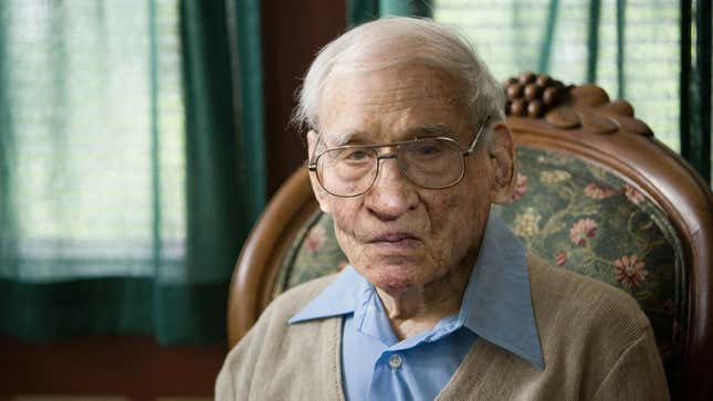 Image for article titled Defiant 123-Year-Old Not Going To Let Coronavirus Stop Him From Hanging Out With Friends