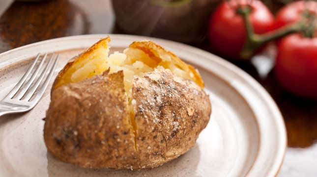 Image for article titled We made baked potatoes 9 different ways to find the one perfect method [Updated]