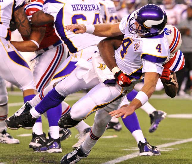 Image for article titled NFL 2010 Midseason Highlights