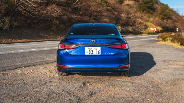 Image for article titled It's Amazing How Quickly The Brain Adapts To The New Digital Mirrors On The Japanese 2020 Lexus ES