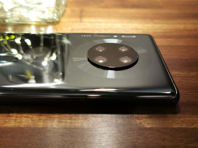 Imagen para el artículo titulado Cómo es usar el Huawei Mate 30 Pro con y sin Google Services (y por qué deberías instalarlos)