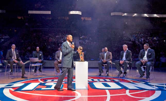 Isiah Thomas speaks to fans as his Bad Boys Pistons are honored in Detroit.