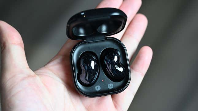 Image for article titled Samsung&#39;s New Galaxy Buds Are Cheaper AirPods Rivals with a Bizarre Bean Design