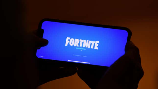 Image for article titled Fortnite Players Who Sign In Using Apple Need to Change Their Info ASAP