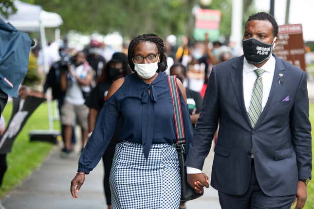 Attorney S. Lee Merritt and Wanda Cooper, Arbery’s Mom, Walk to the Courthouse