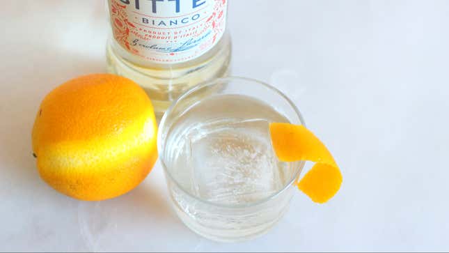 Image for article titled How to Make a White Negroni That Isn&#39;t Yellow