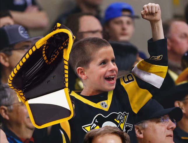 Image for article titled Goalie Glove Brought To Penguins Game