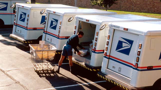 Image for article titled How To Fix The USPS Financial Crisis