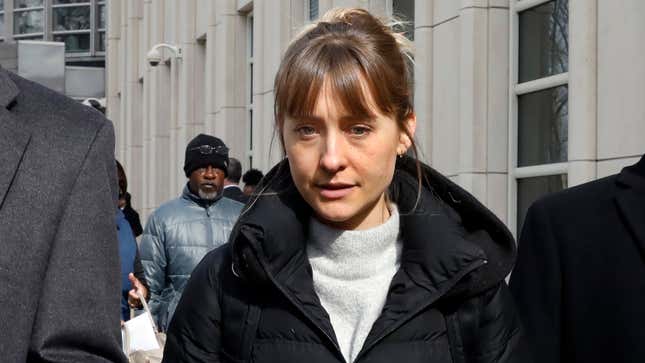 Image for article titled Allison Mack Pleads Guilty to Racketeering Charges in NXIVM Case, Admits to Keeping a &#39;Slave&#39;