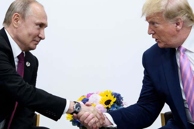 Image for article titled Russia Wants Trump in 2020 and the President Is Pissed That Intelligence Officials Keep Saying So