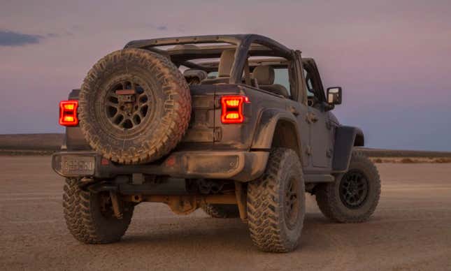 Image for article titled The 2021 Jeep Wrangler 392 Is A 470-HP V8 Off-Road Monster With A Huge Hood Scoop