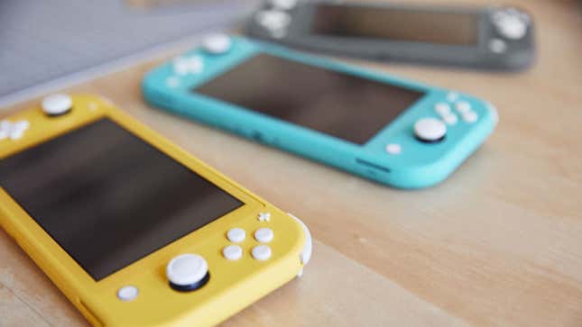 Image for article titled Hands-On With The Nintendo Switch Lite: Sturdy, Stylish, Comfortable