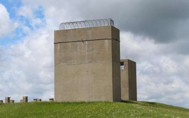 La mejor oferta inmobiliaria para huir de 2020 es este bunker de la Guerra Fría y silo de misiles