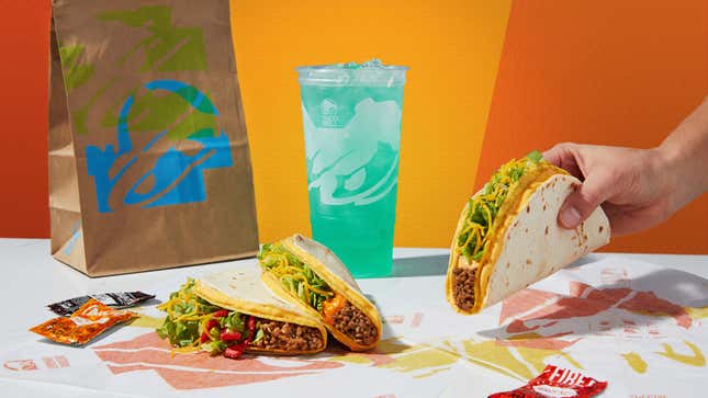 标题为Taco Bell的图片，将$ 1的双堆放炸玉米饼带回新年宿醉。