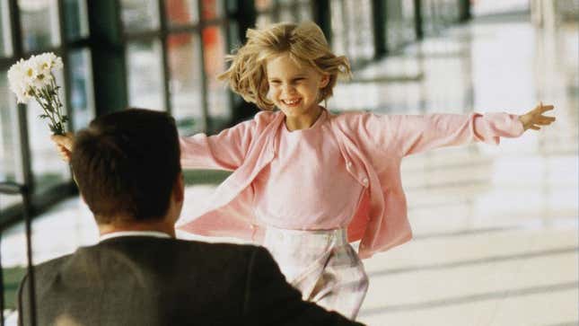 Image for article titled Asshole From Plane Greeted At Baggage Claim By Whole Family