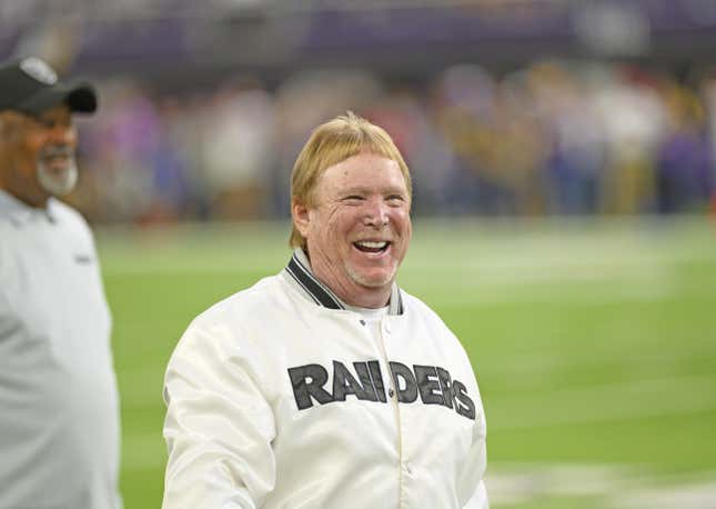Image for article titled Meet the NFL&#39;s 10 poorest owners