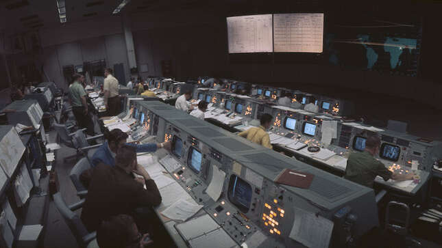 El Centro de Control Apollo 11 durante los años 60. La NASA ha restaurado la sala de control para conmemorar el quincuagésimo aniversario del aterrizaje de Apollo 11 en la Luna.