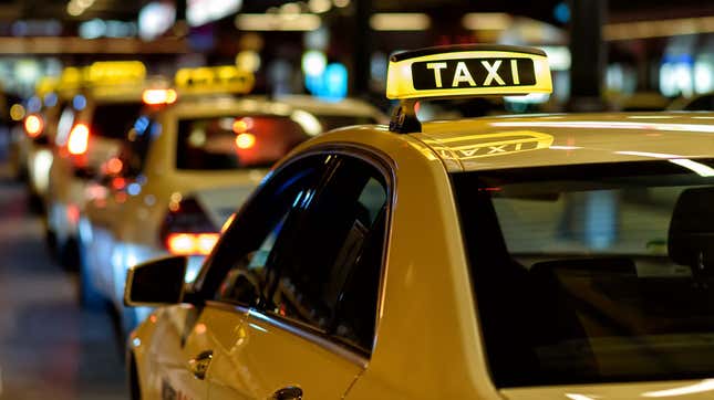 Image for article titled NYC hires taxi drivers to help deliver food to those in need